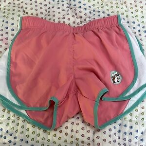 Bucees girls shorts size YL